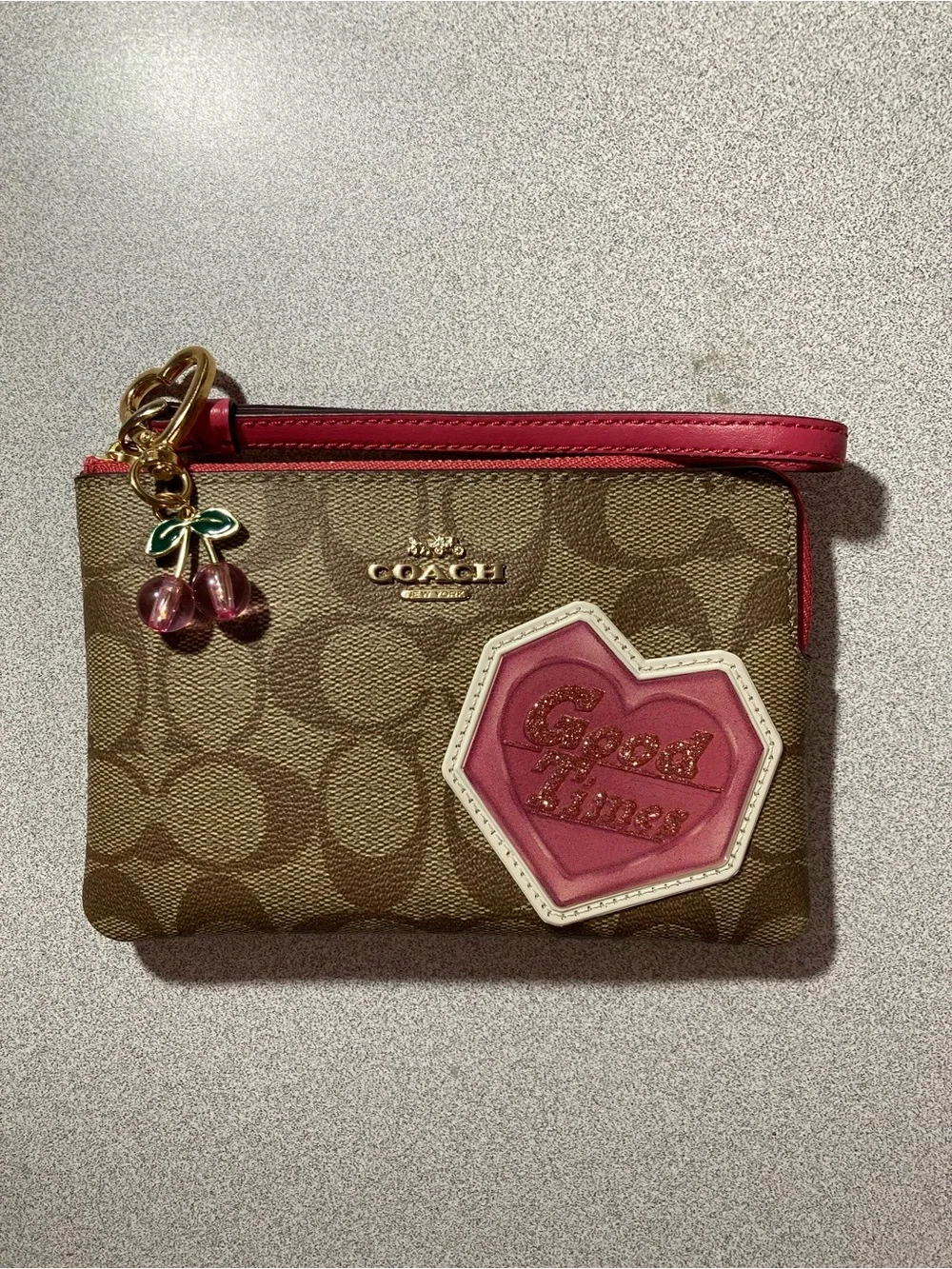 Coach Corner Zip Wristlet w/ Disco Patches  Limited Edition Style C7290 w/ Charm